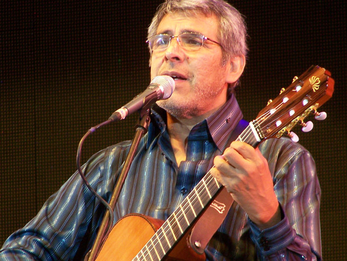 Grinfeld - Festival de Cosquín 2011 - Peteco Carabajal